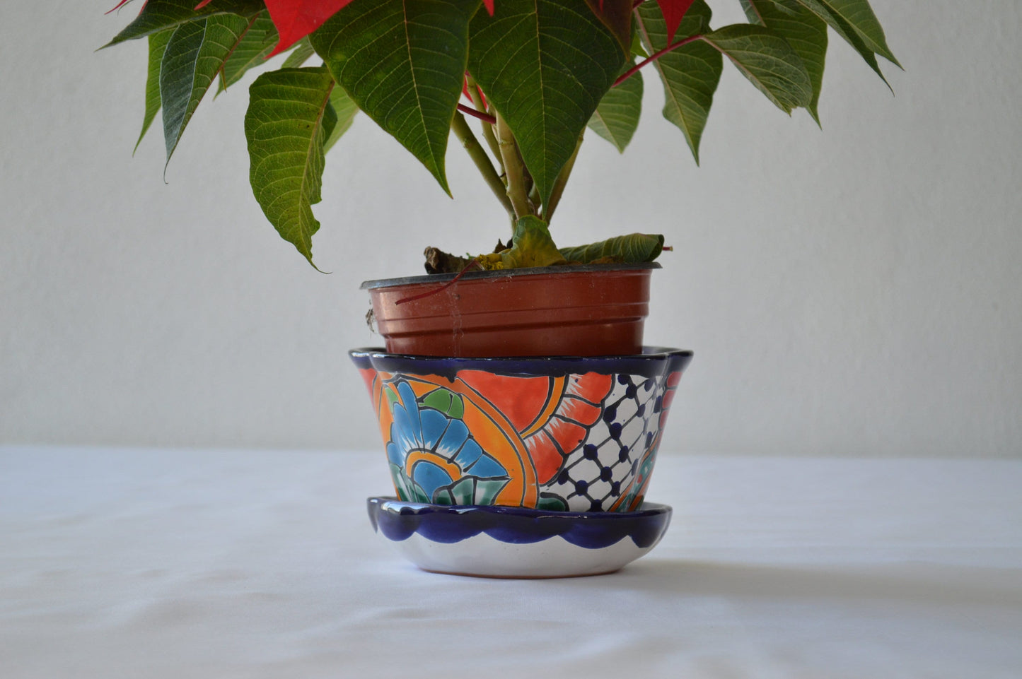 Happy  flowerpot with plate included